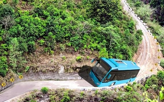 教练巴士山地越野驾驶模拟器游戏